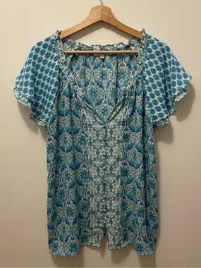 Rose & Olive Teal and White Mixed-Print Flutter Sleeve Blouse
